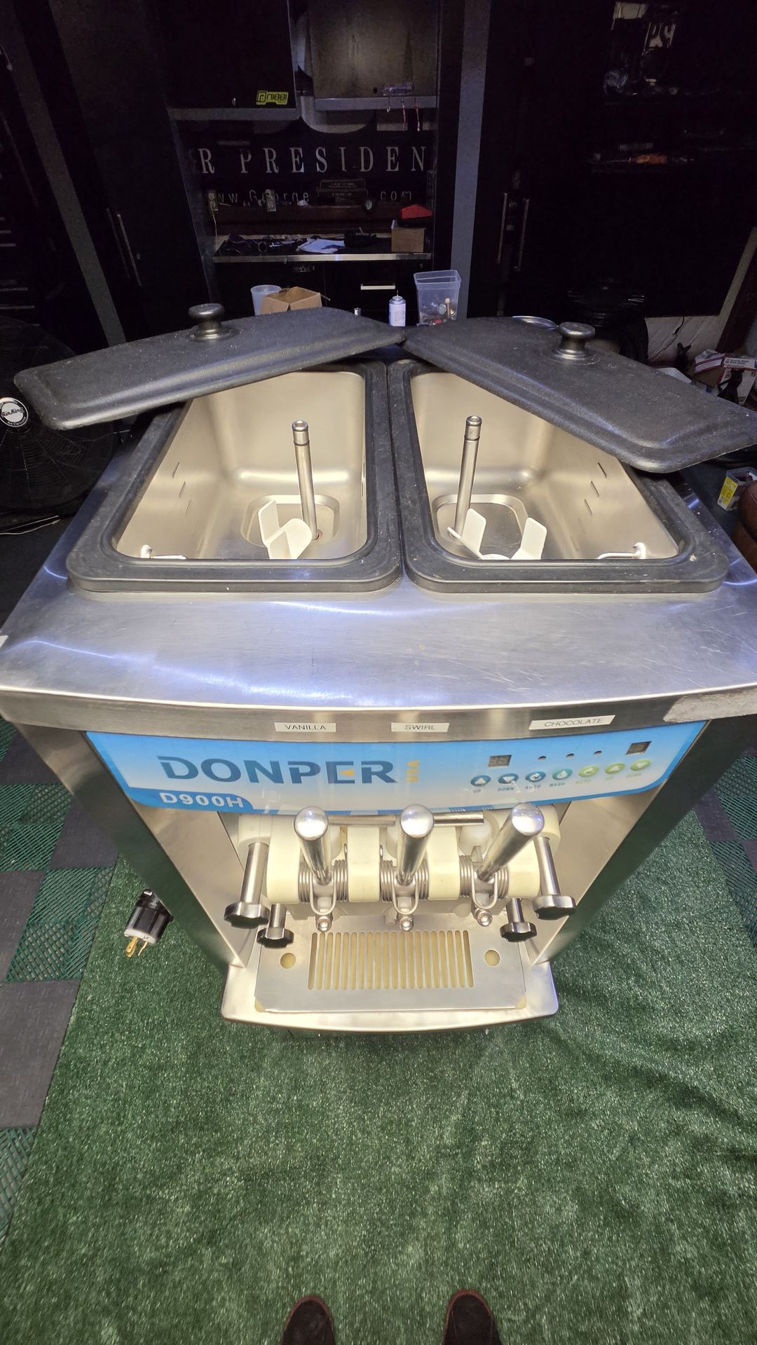 Commercial ice cream machine