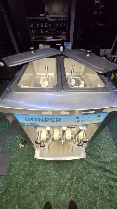 Commercial ice cream machine