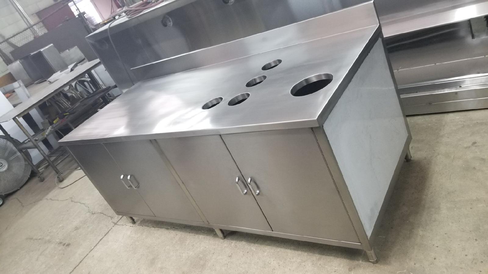 Fountain Table - Stainless Steel for Restaurant