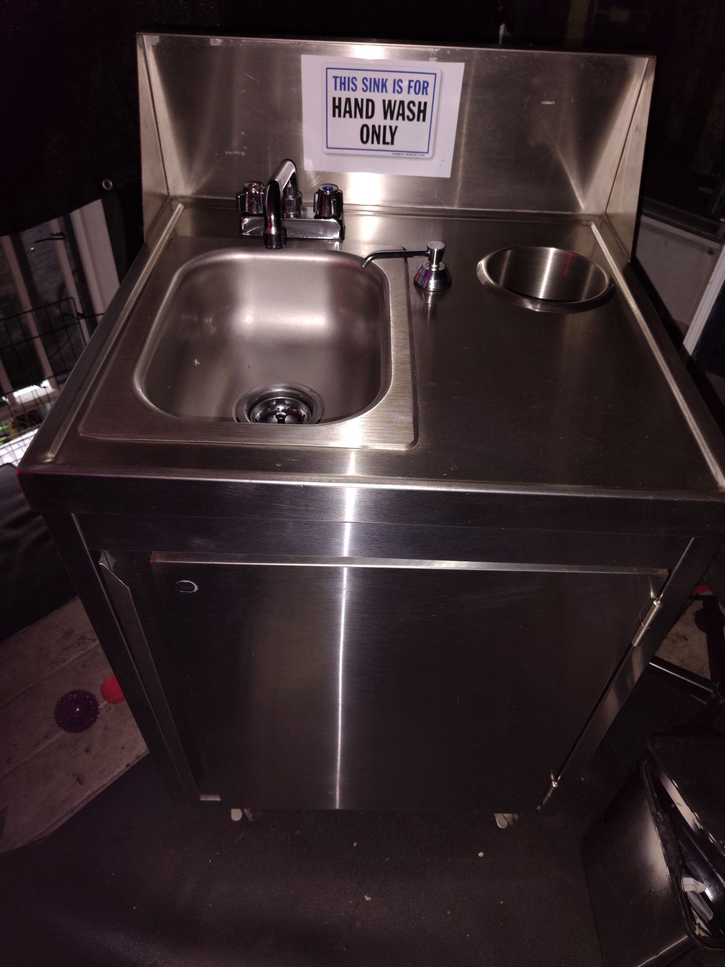 Eagle Group Mobile Portable Handwashing Sink (Model PHS-S-H) – Hot & Cold Water