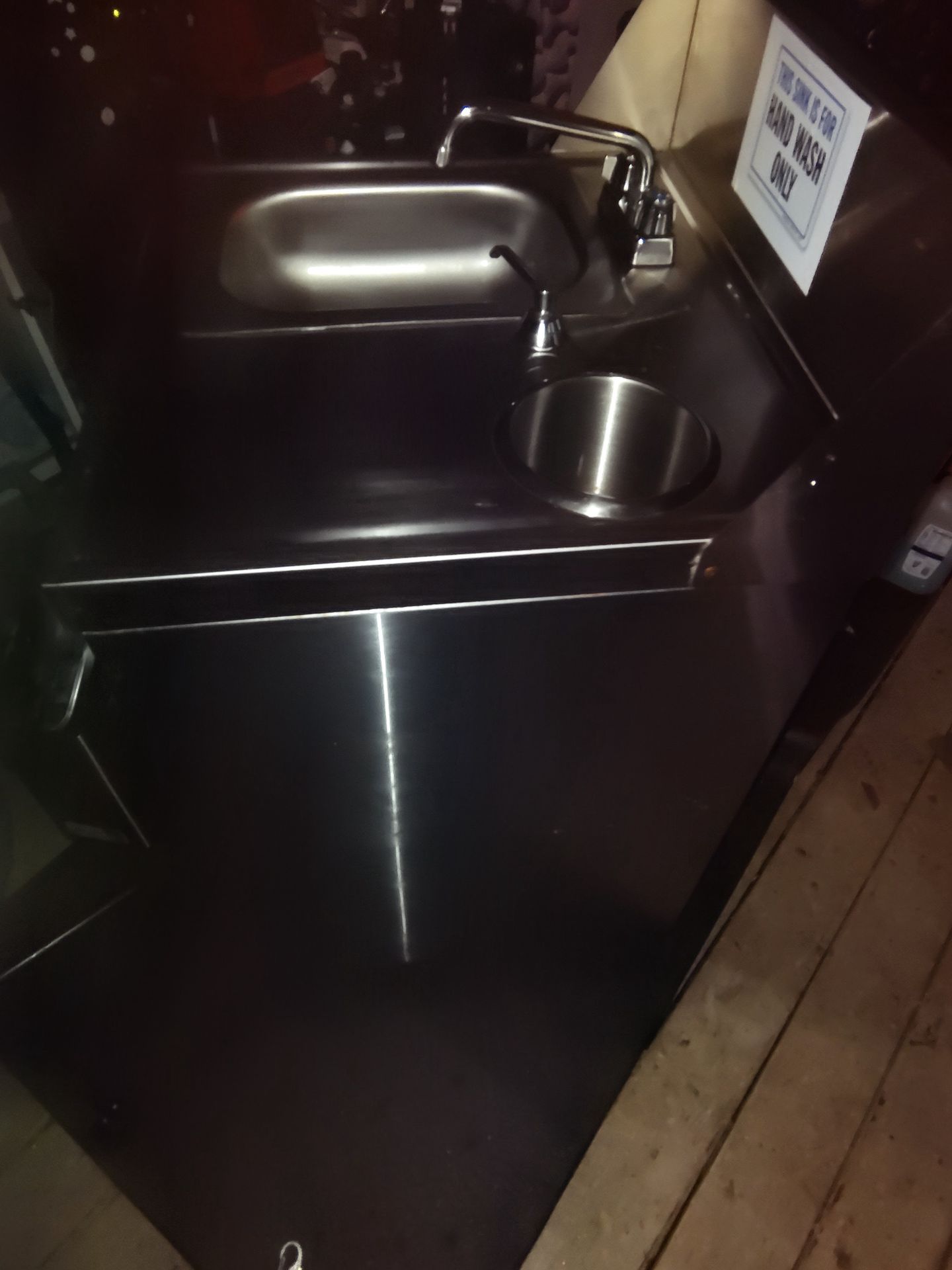 Eagle Group Mobile Portable Handwashing Sink (Model PHS-S-H) – Hot & Cold Water