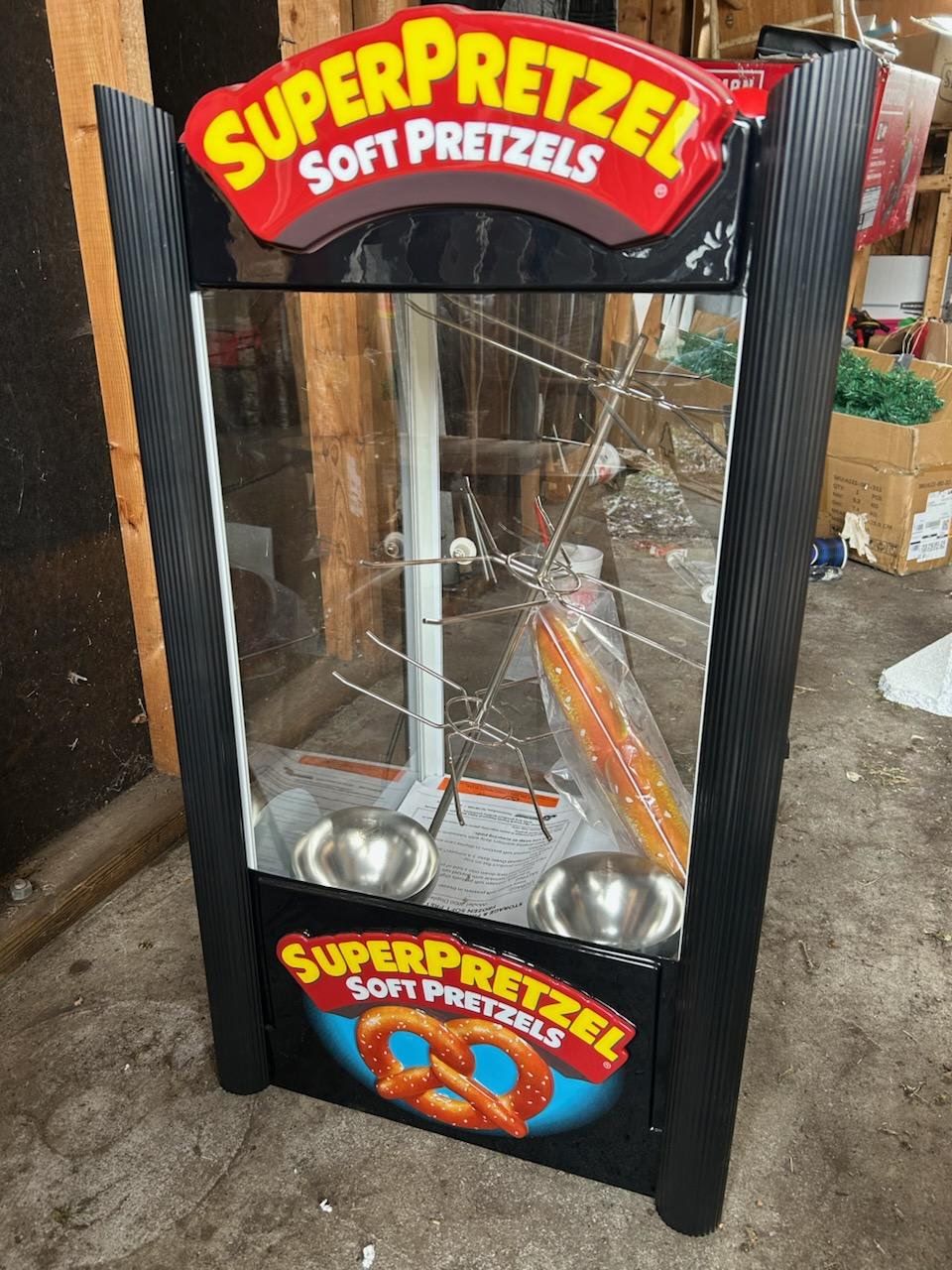 Super pretzel warmer and display